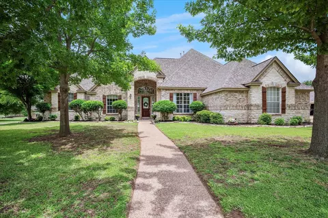 8328 Thorndyke Dr, North Richland Hills, TX 76182