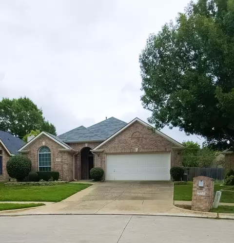 4012 Glenwyck Dr E, North Richland Hills, TX 76180