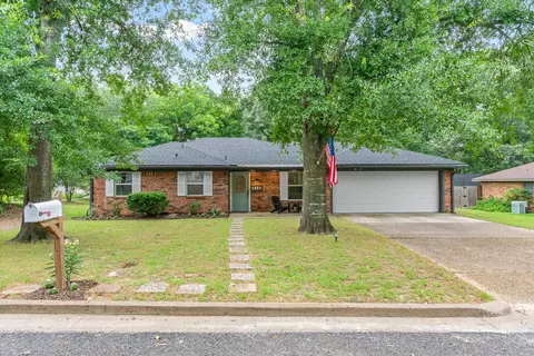 1004 Bunny Rabbit Rd, Athens, TX 75751