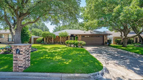 3 Cimarron Dr, Trophy Club, TX 76262