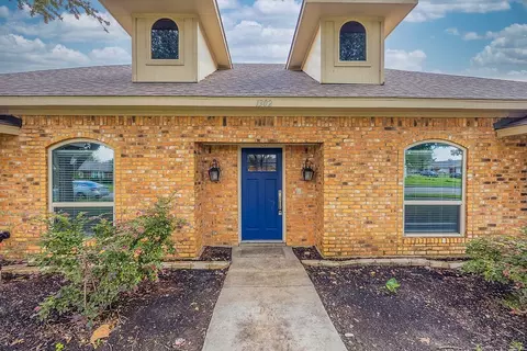 1302 N Trail Dr, Carrollton, TX 75006