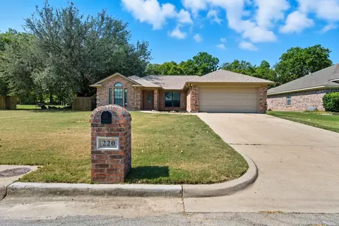 220 Moonlight Trl, Stephenville, TX 76401