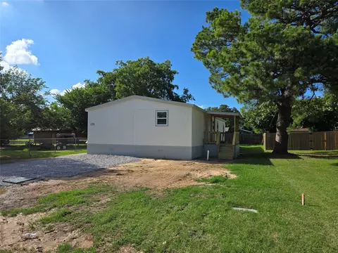 1208 Lindale Ter, Pelican Bay, TX 76020