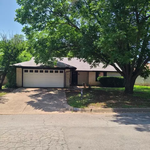 6928 Loma Vista Dr, Fort Worth, TX 76133