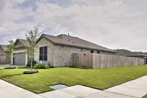9657 Alderleaf Trl, Crowley, TX 76036
