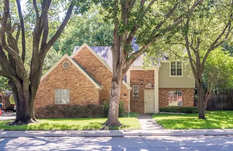 748 Arbor Creek Dr, Desoto, TX 75115