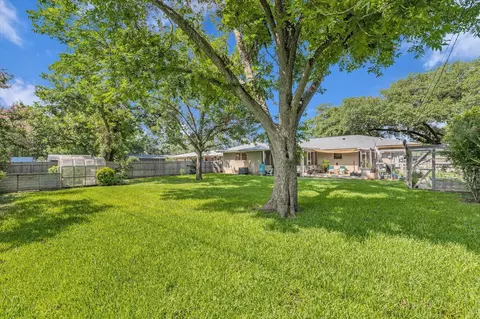 Exterior - 2113 Trinity Dr, Waco, TX 76710 photo 11 of 11