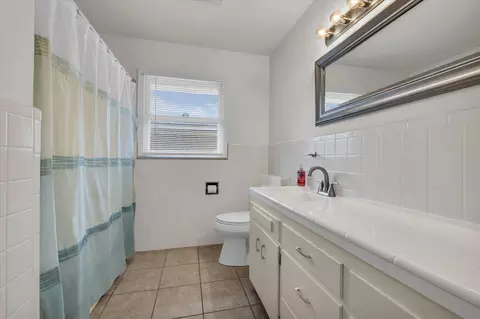 Bath - 2113 Trinity Dr, Waco, TX 76710 photo 4 of 4
