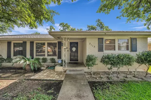Exterior - 2113 Trinity Dr, Waco, TX 76710 photo 5 of 11
