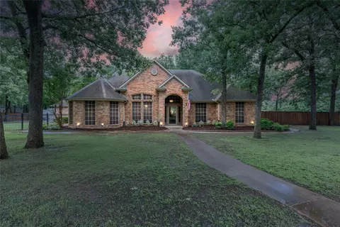 Exterior - 320 Rustic Oaks, Combine, TX 75159 photo 3 of 8