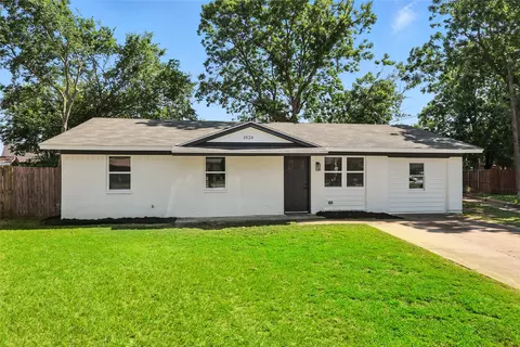 1924 Dunning St, Irving, TX 75061