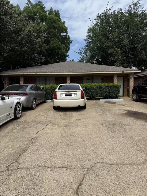 610 N Pecan St #A&B, Arlington, TX 76011