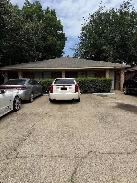 610 N Pecan St #A&B, Arlington, TX 76011