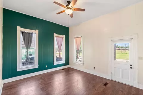 310 E 3rd St, Mount Pleasant, TX 75455 photo 10