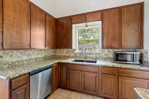 310 E 3rd St, Mount Pleasant, TX 75455 photo 28