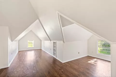 310 E 3rd St, Mount Pleasant, TX 75455 photo 8