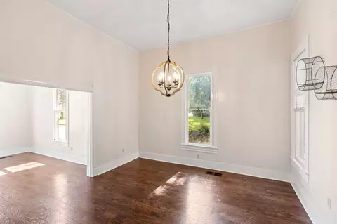 310 E 3rd St, Mount Pleasant, TX 75455 photo 6