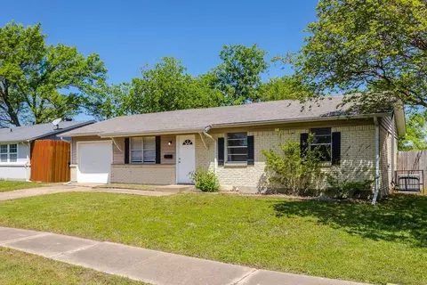 813 Rosewood Hills Dr, Garland, TX 75040