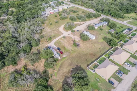 261 Baughman Hill Rd, Azle, TX 76020