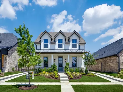1904 Holland Dr, Van Alstyne, TX 75495