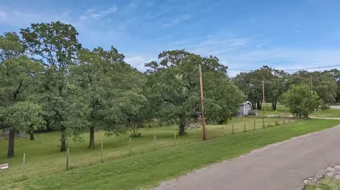 8805 Cahill Dr, Alvarado, TX 76009