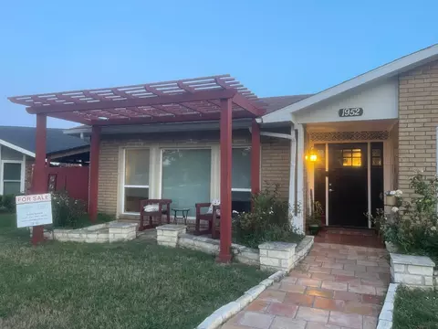 1952 Rambling Ridge Ln, Carrollton, TX 75007