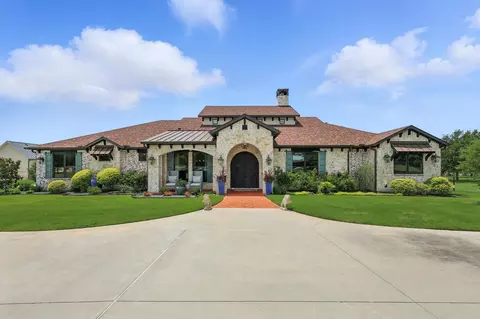 220 E Kings Rd, Double Oak, TX 75077