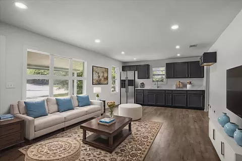 8208 Kender Ln, White Settlement, TX 76108