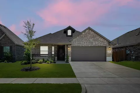 914 Madeline Ln, Cleburne, TX 76033