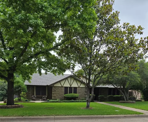 3810 Lucena Ct, Grand Prairie, TX 75052