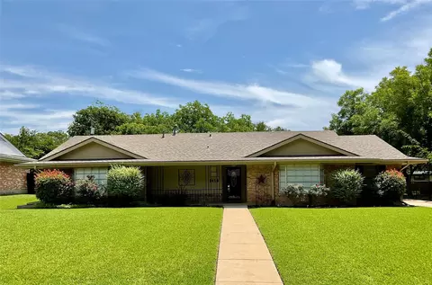 1410 Yarborough Dr, Sherman, TX 75092