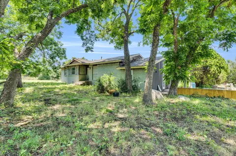 5201 Ranchero Ln, Dallas, TX 75236