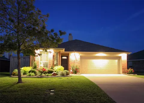 105 Windsor Dr, Forney, TX 75126