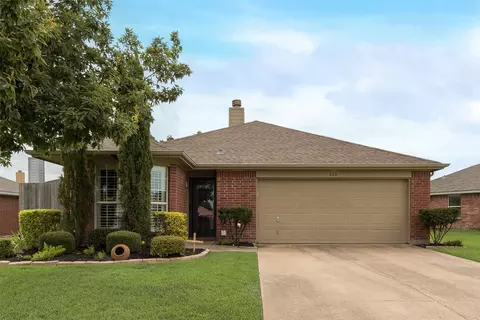 Exterior - 105 Windsor Dr, Forney, TX 75126 photo 2 of 6