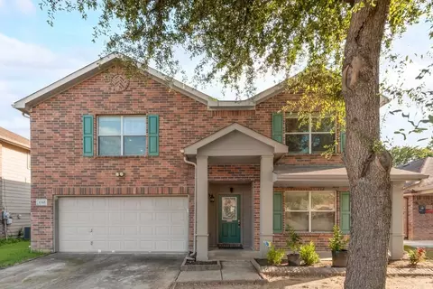 1345 Falcon Dr, Grand Prairie, TX 75051