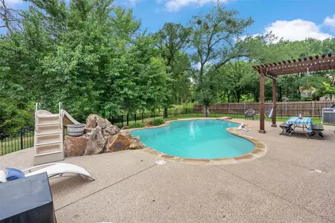 605 Pine Island Cir, Mansfield, TX 76063
