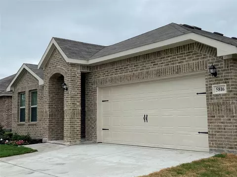 5816 Utopia Dr, Fort Worth, TX 76179
