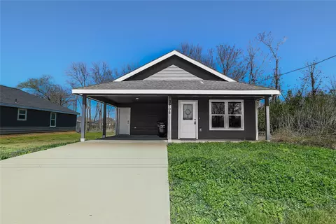 3206 Bourland St, Greenville, TX 75401