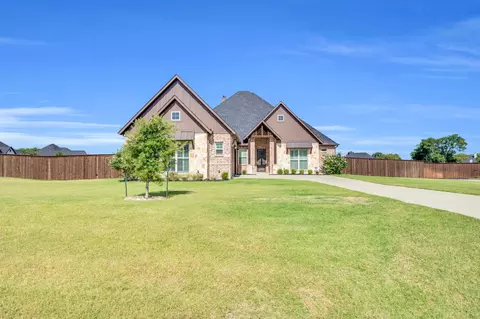 1111 Hayfield Dr, Midlothian, TX 76065