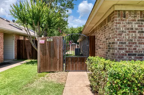 Exterior - 308 Crowe Dr, Euless, TX 76040 photo 3 of 10