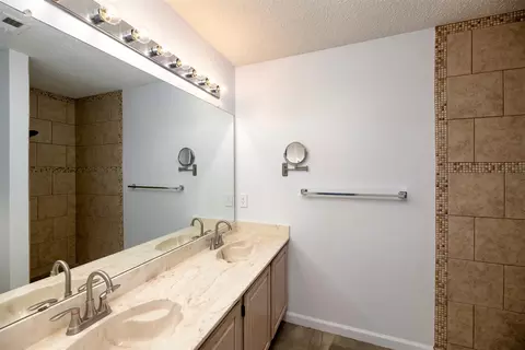 Bath - 308 Crowe Dr, Euless, TX 76040 photo 1 of 4
