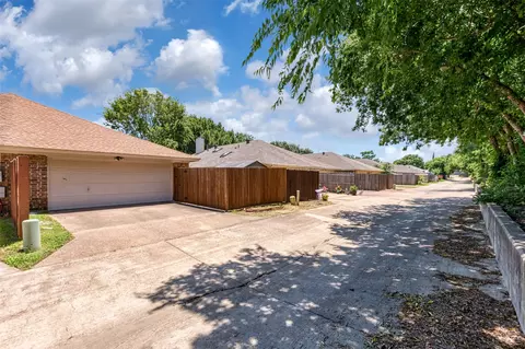 Exterior - 308 Crowe Dr, Euless, TX 76040 photo 10 of 10