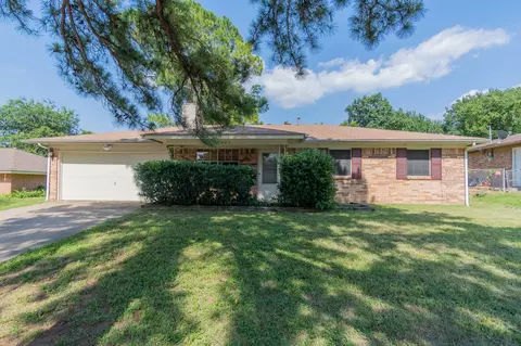 2407 Hilldale Blvd, Arlington, TX 76016