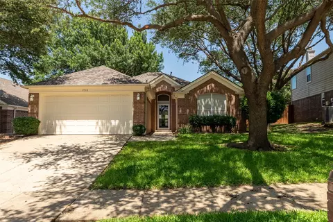 2512 Woodhaven Dr, Flower Mound, TX 75028