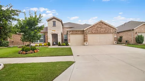 717 Freedom Ln, Aubrey, TX 76227