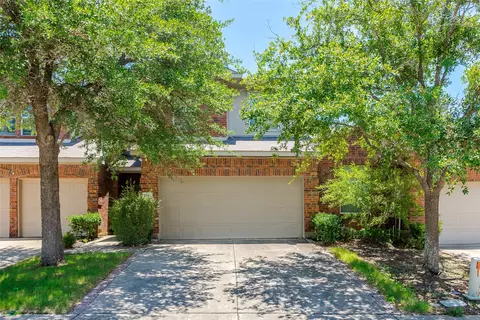 2142 Stonebrook Ln, Mesquite, TX 75181