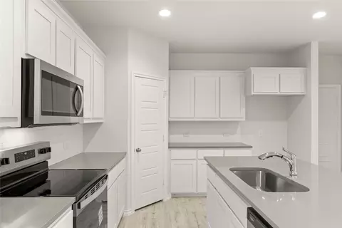 Kitchen - 1806 Iris, Melissa, TX 75454 photo 3 of 3