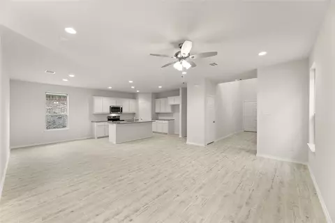 Living - 1806 Iris, Melissa, TX 75454 photo 2 of 3