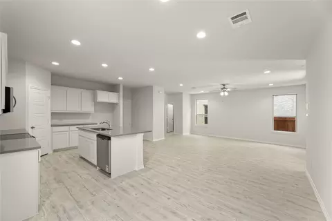 Living - 1806 Iris, Melissa, TX 75454 photo 3 of 3