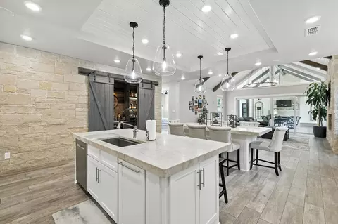 305 Denton Dr, Roanoke, TX 76262